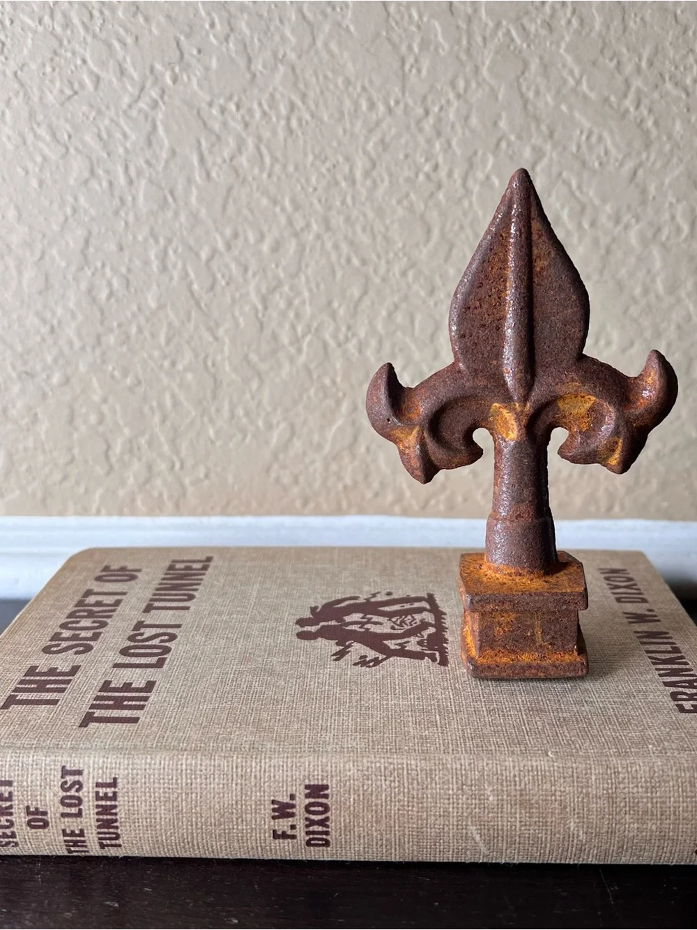 Vintage Cast Iron Fleur De Lis Finial, Architectural Salvage, Paperweight